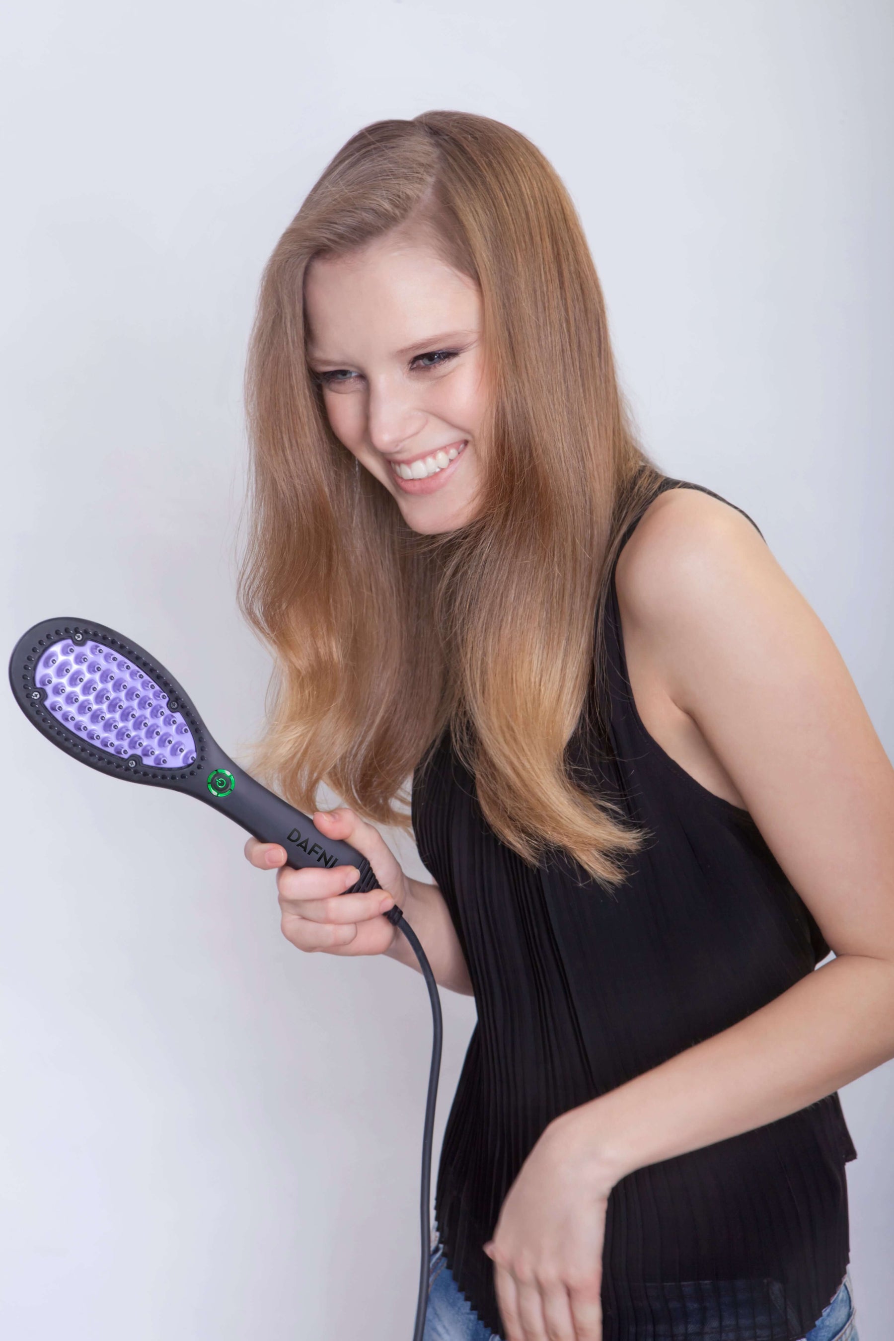 DAFNI Classic - The Original Hair Straightening Brush US plug – DAFNI®